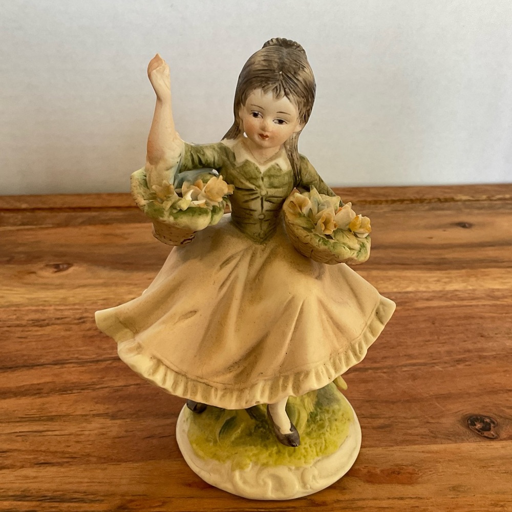 Flower girl Vintage Lefton China Figurine KW118